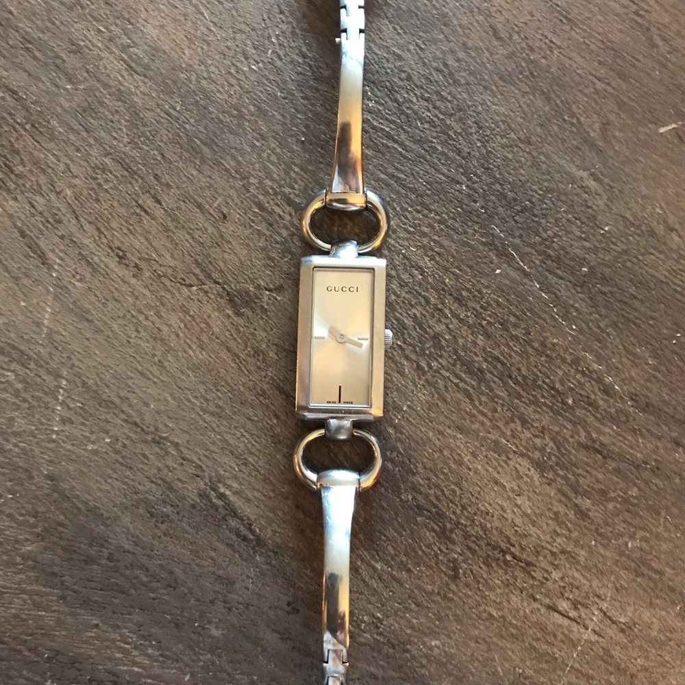 Gucci woman’s silver watch